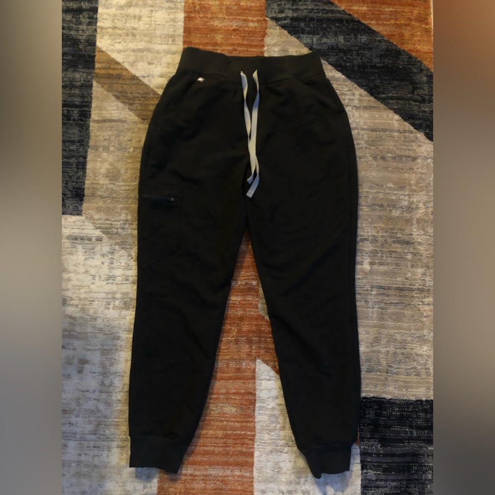 FIGS Zamora High Waisted Scrub Pants - Small, Petite / Black